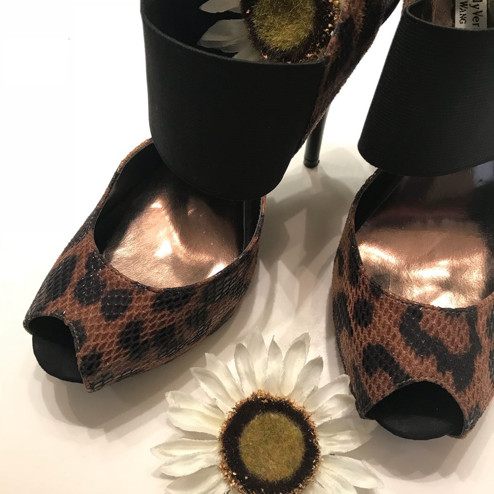 Simply Vera Wang Leopard Heeled Sandals - Picture 2 of 8